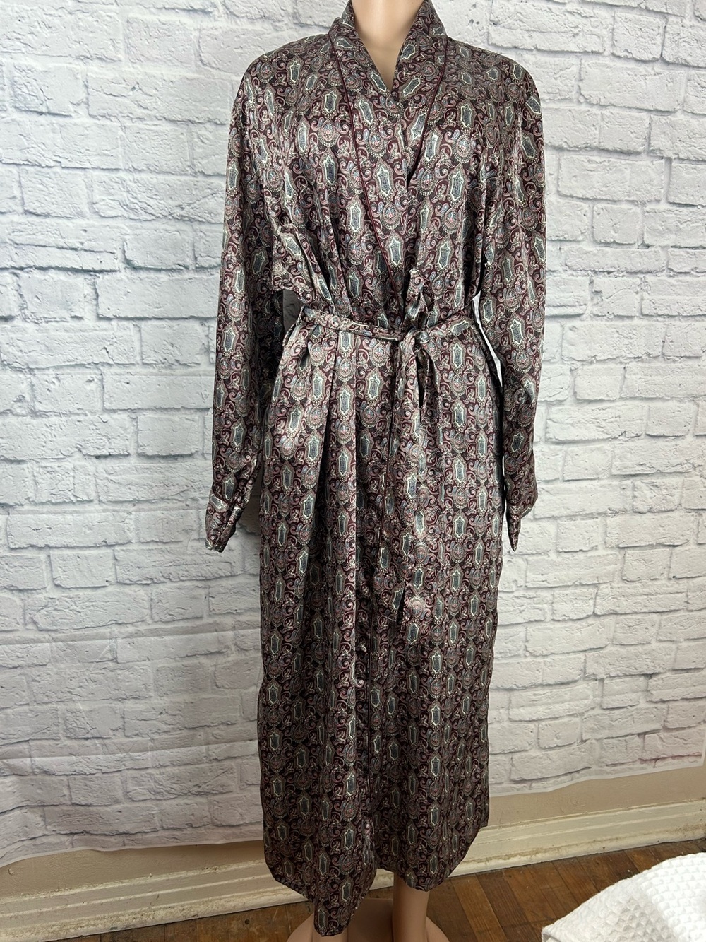 Cacique Lingerie Large Paisley Satin Long Robe Belted Pockets Vintage